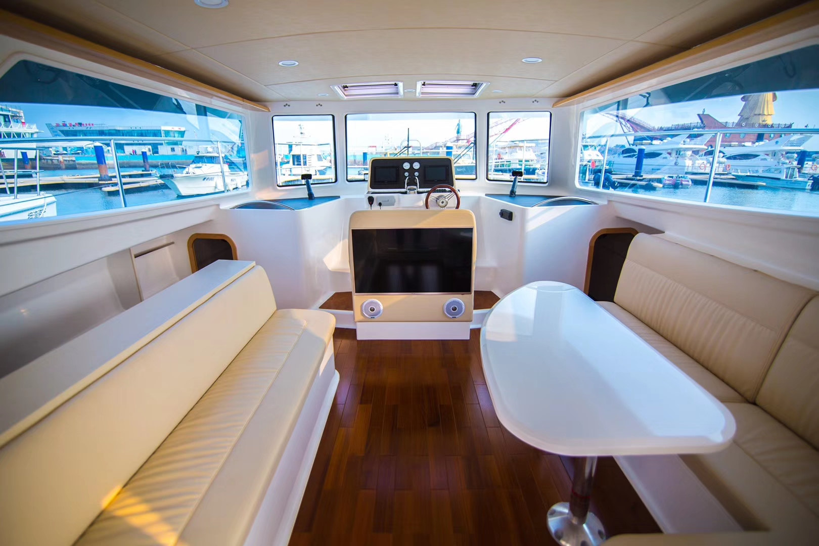 38ft Fiberglass Catamaran Lagoon Design House Motor Yacht for Sale